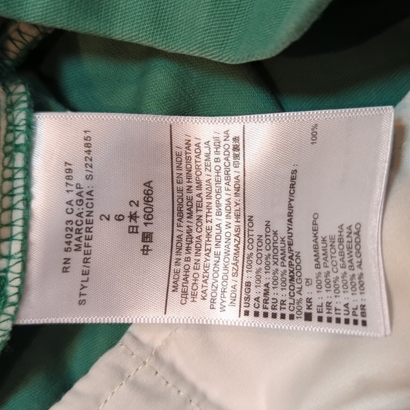 Khakis by Gap Women's Boyfriend Roll-Up Shorts Size 2 - Picture 6 of 6